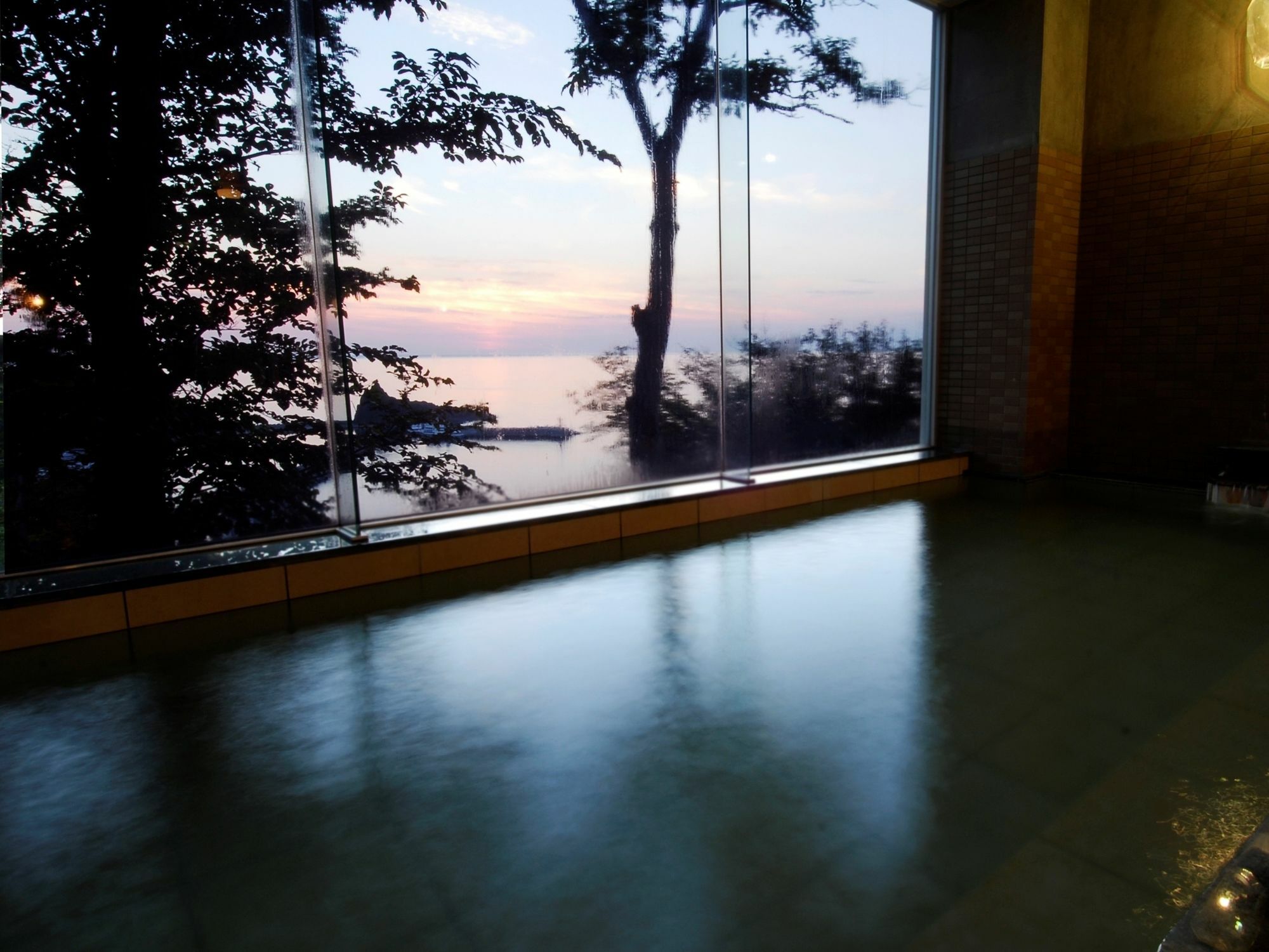 知床夕陽のあたる家 Onsen 2*